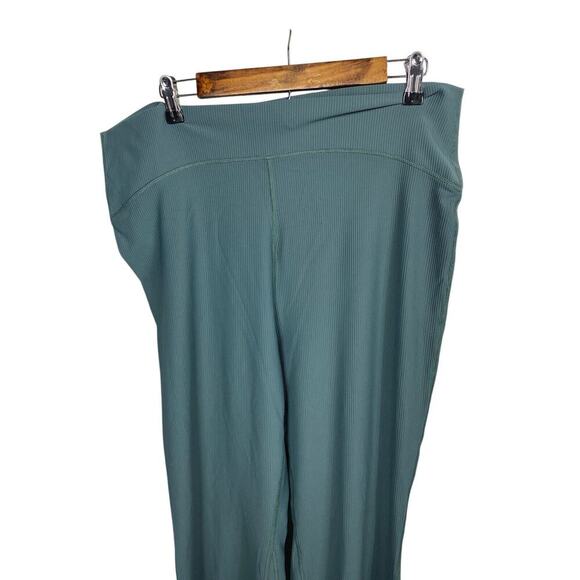 Old Navy Active Pants Size 2X Super Flare Extra High Rise Powersoft Go Dry Women - Picture 4 of 9